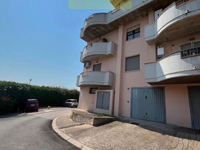 Appartamento trilocale in vendita in Via AternoPescara, Citta SantAngelo