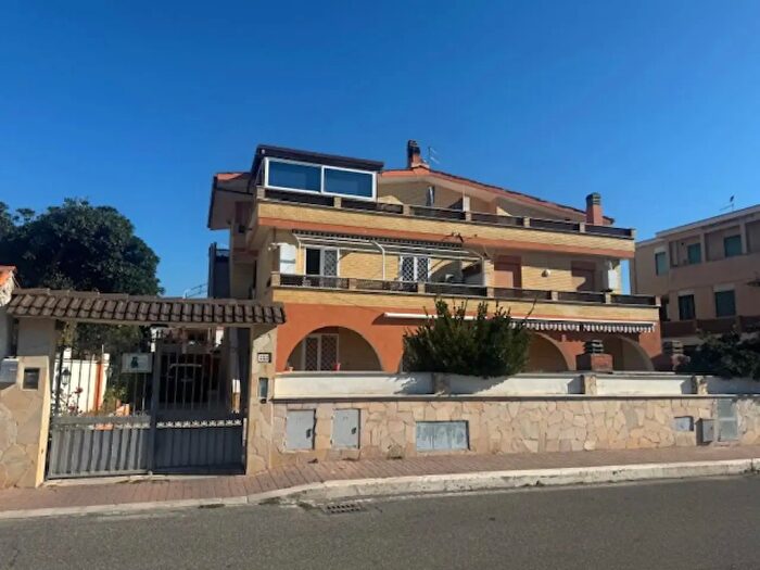 Appartamento bilocale in vendita in Via Florinas, Fiumicino