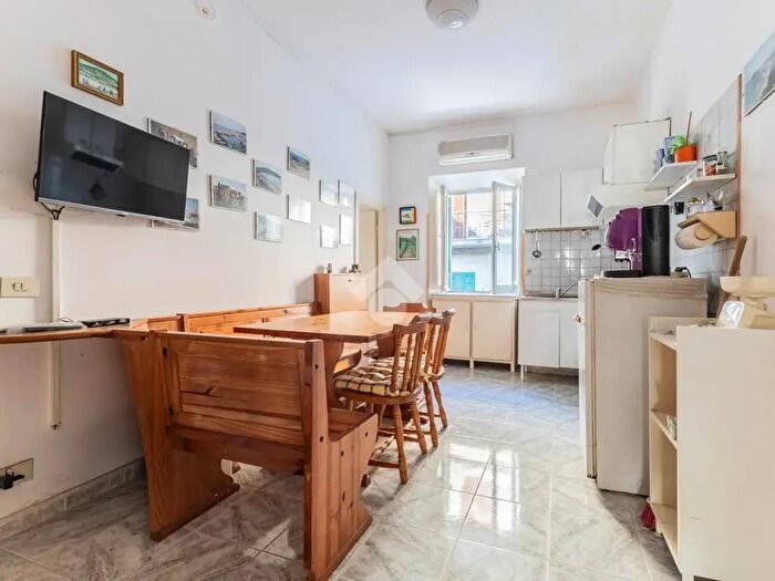 Appartamento quadrilocale in vendita in Via IV Novembre, Vejano