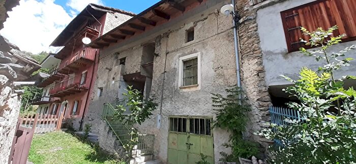 Casa con 5 locali in vendita in Borgo Saretto, Acceglio