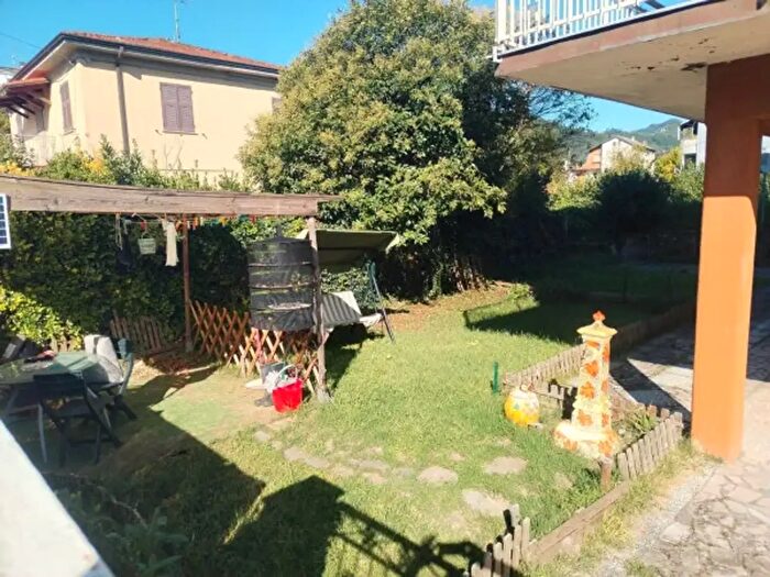 Appartamento bilocale in vendita in Piazza Giacomo Matteotti, Follo