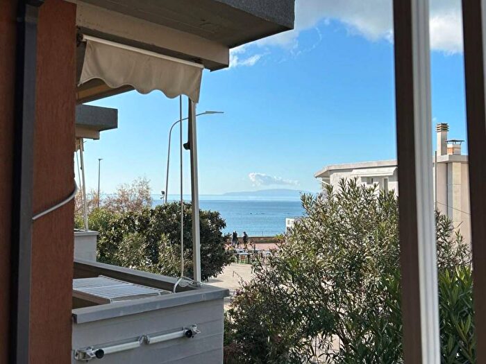 Appartamento trilocale in affitto in Via Isola Argentarola, Zona Nuova Pratoranieri, Follonica