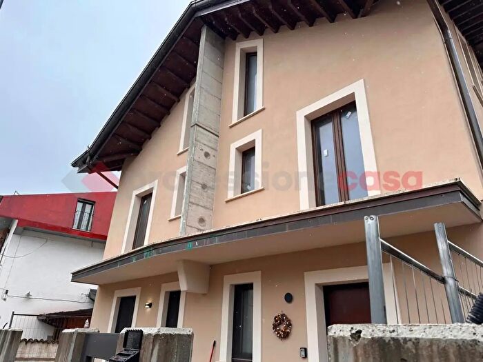 Appartamento trilocale in vendita in Viale Principe di Napoli, Pescasseroli