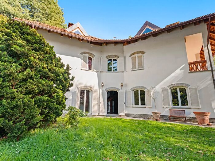 Casa con 20 locali in vendita in Strada dei Ronchi, Torino