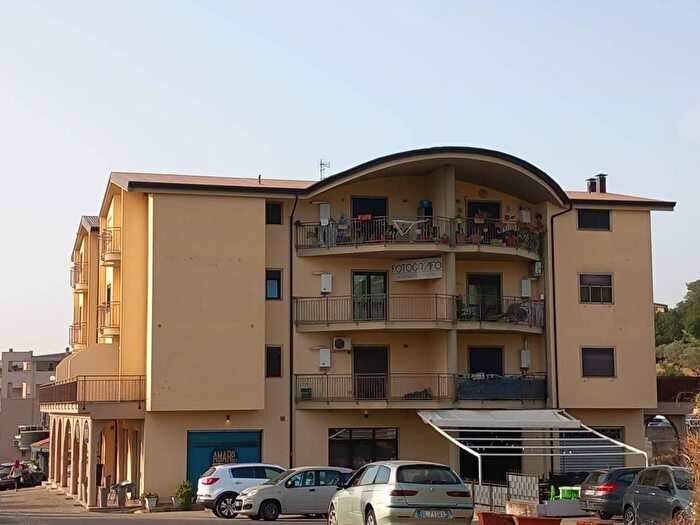 Appartamento trilocale in affitto in Contrada Petraro, Petraro, Rose