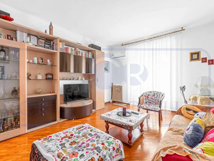 Appartamento trilocale in vendita in Via Amatore Sciesa, Bollate