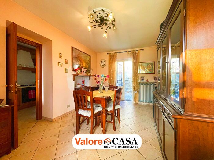 Casa con 9 locali in vendita in Strevi