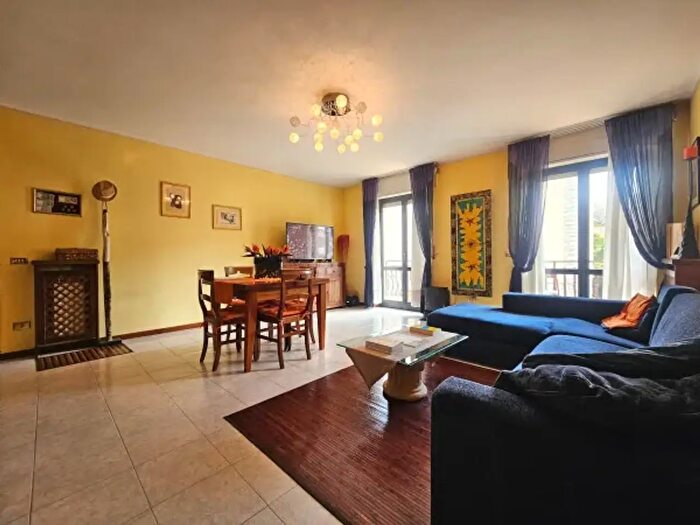 Appartamento trilocale in vendita in Via Antonio Locatelli, Leffe