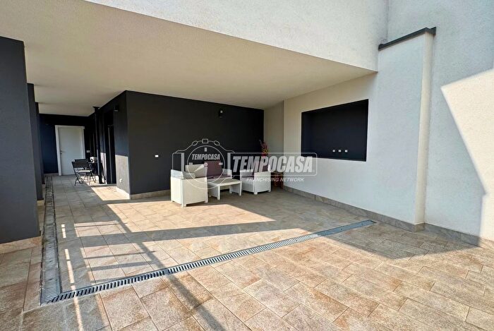 Appartamento trilocale in vendita in Via Montello, Cologno Monzese