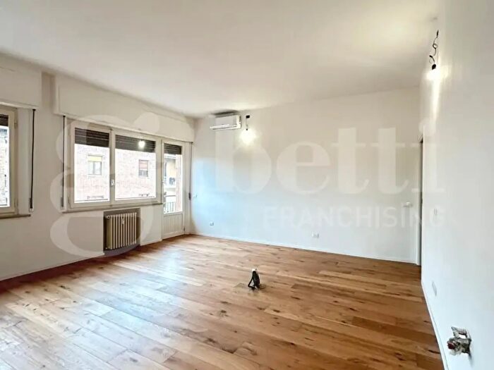 Appartamento con 5 locali in vendita in Siena