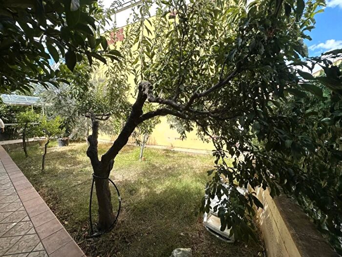 Casa con 5 locali in vendita in Via Grazia Deledda, Canosa Di Puglia