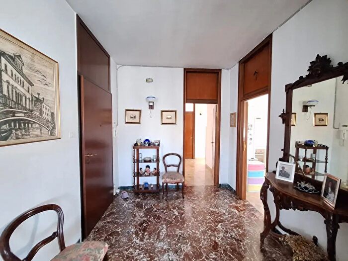 Appartamento quadrilocale in vendita in Viale Gramsci, Rovigo
