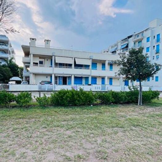 Appartamento trilocale in vendita in Via Antonio Fogazzaro, Comacchio