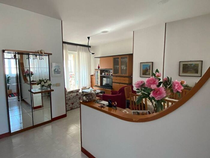 Appartamento quadrilocale in affitto in Via Carlo Marx, Quarto Cagnino, Milano