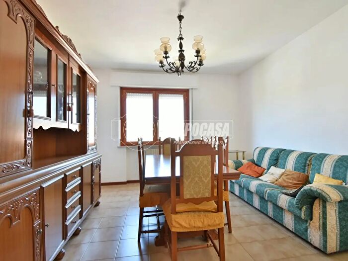 Appartamento con 5 locali in vendita in Tolentino