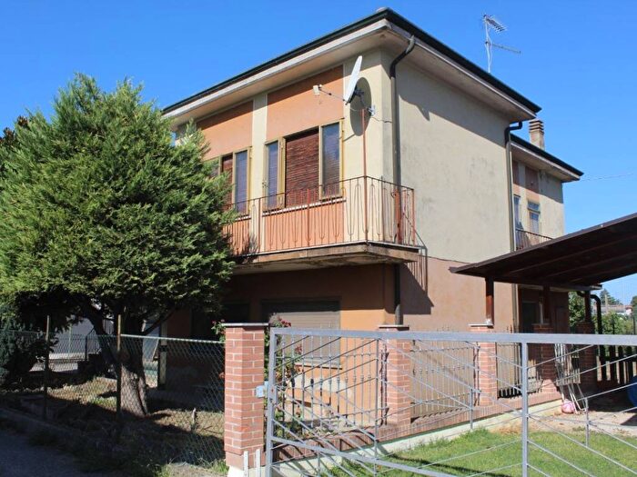 Casa quadrilocale in vendita in Centro, Polesella