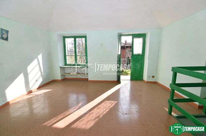 Casa bilocale in vendita in Via Vanchiglia, Rocca Canavese