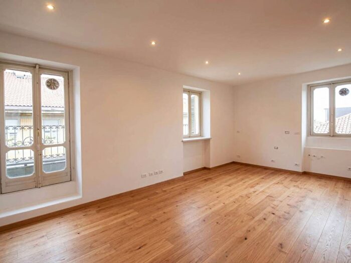 Appartamento quadrilocale in affitto in Via Giovanni Francesco Napione, Vanchiglia, Torino