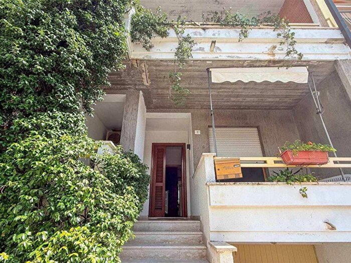 Appartamento quadrilocale in affitto in Via Genova, Viale Roma, Foligno