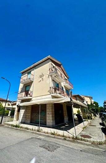 Appartamento con 5 locali in vendita in Via della Conchiglia, Ravenna