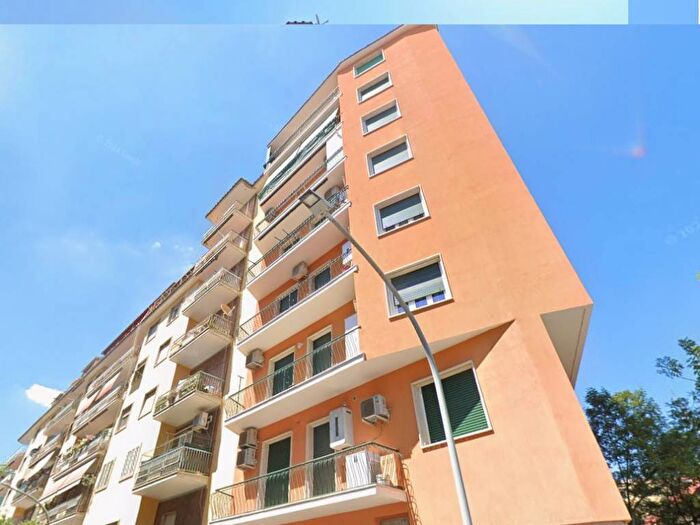 Appartamento trilocale in affitto in Colli Albani, Roma