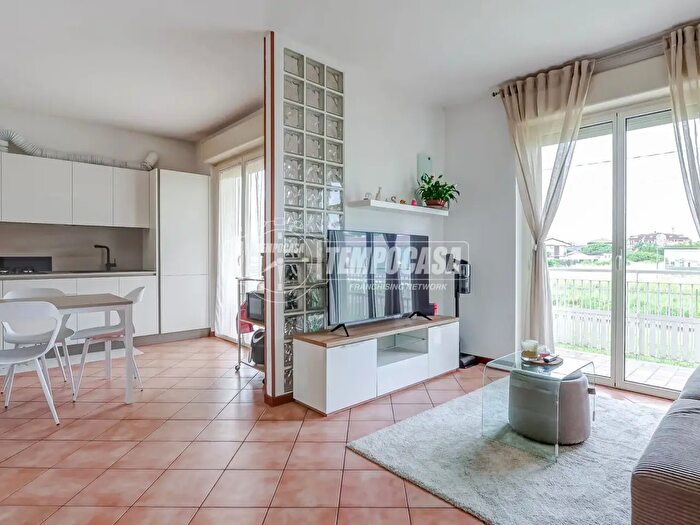 Appartamento bilocale in vendita in Via Gaetano Donizetti, Borgomanero