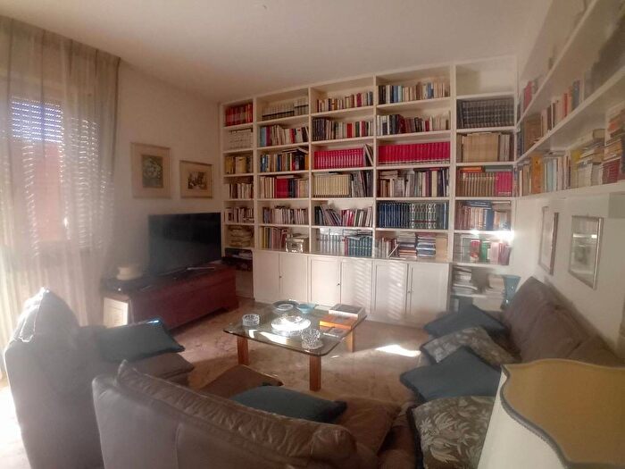 Appartamento con 5 locali in affitto in Via Vincenzo Rossi, Pantano, Pesaro