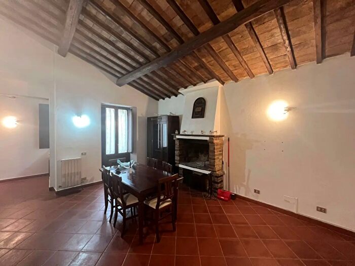 Appartamento trilocale in affitto in Piazza Garibaldi, Spoleto
