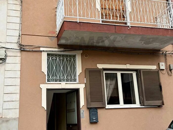 Appartamento con 7 locali in vendita in Via Pedara, Catania