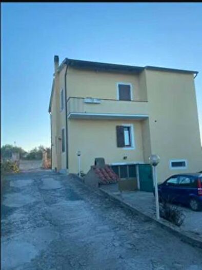 Casa con 6 locali in vendita in Via Tirso, Sorso