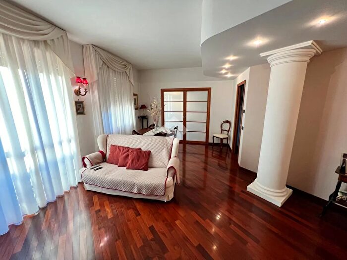 Appartamento trilocale in vendita in Via Giuseppe Mazzini, Paullo