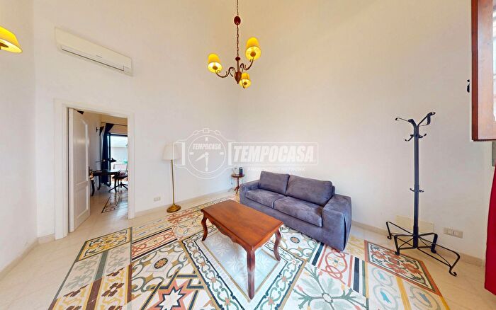 Appartamento trilocale in vendita in Via Alfonso Sozy Carafa, Lecce