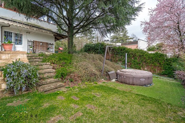 Casa con 6 locali in vendita in Via San Martino, Monte San Pietro