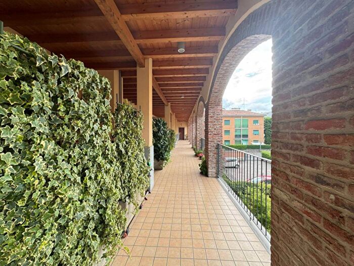 Appartamento bilocale in affitto in Via Macallè, Lazzaretto, Seregno