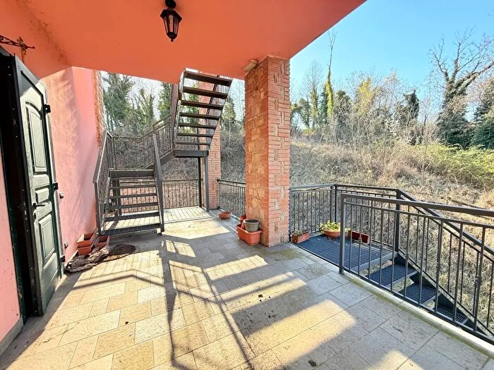 Casa con 5 locali in vendita in Muraglione di Baiso, Baiso