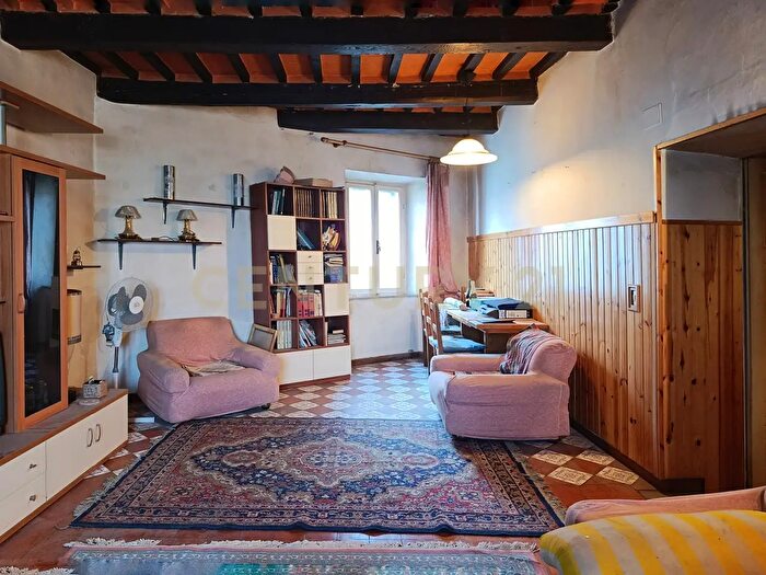 Appartamento con 6 locali in vendita in Via Ricasoli, Arcidosso