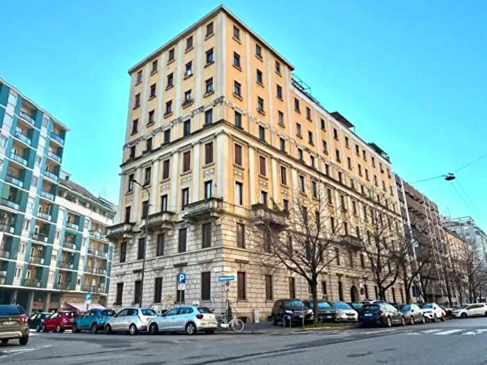 Appartamento trilocale in vendita in Via Gran San Bernardo, Milano