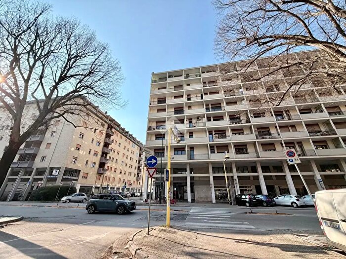 Appartamento trilocale in vendita in Corso del Popolo, Venezia