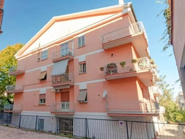 Appartamento quadrilocale in vendita in Via Santa Maria in Gradi, Viterbo