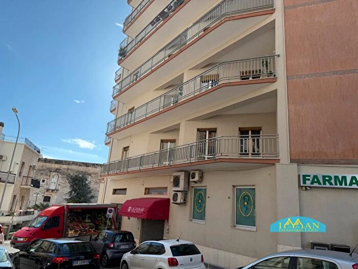 Appartamento con 8 locali in vendita in Via Umberto I, Ceglie Messapica