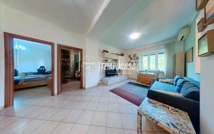 Appartamento quadrilocale in vendita in Via Sospello, Torino