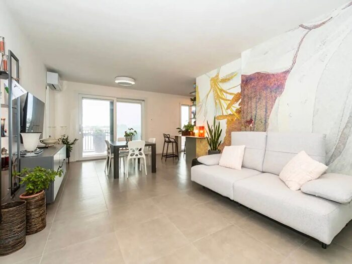 Appartamento trilocale in vendita in Via Alberto Gianquinto, Jesolo