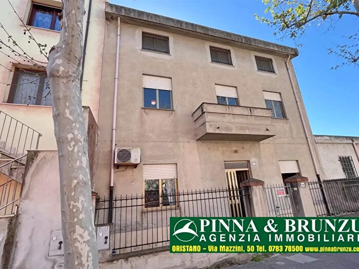 Casa con 12 locali in vendita in Via Cagliari, Oristano