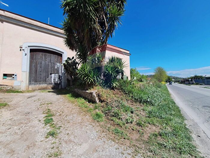 Appartamento trilocale in vendita in Via Ponte Annibale, Capua