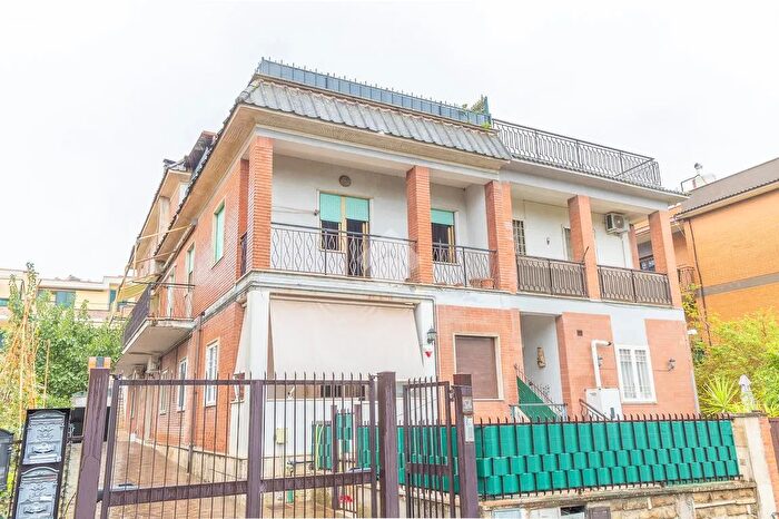 Appartamento trilocale in vendita in Via Ciro Menotti, Marino