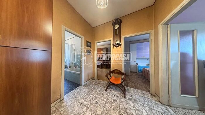 Appartamento trilocale in vendita in Via Madonna delle Rose, Torino