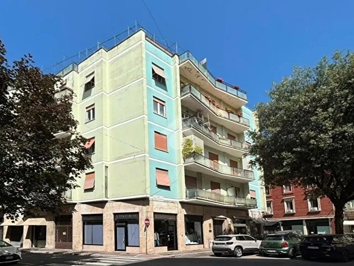 Appartamento trilocale in vendita in Via Carlo Goldoni, Terni