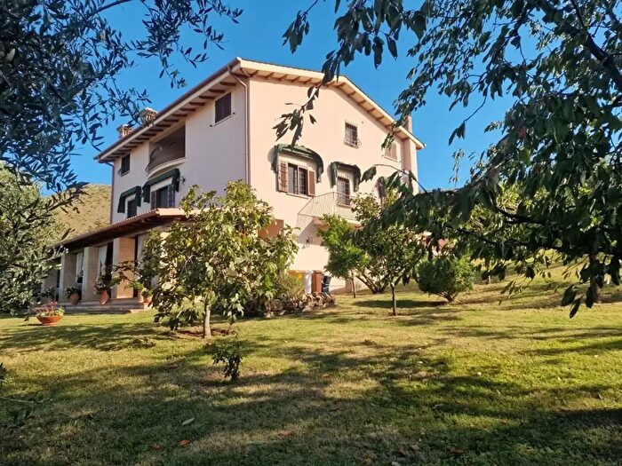 Casa in vendita in Via Carlo Linneo, Fara In Sabina