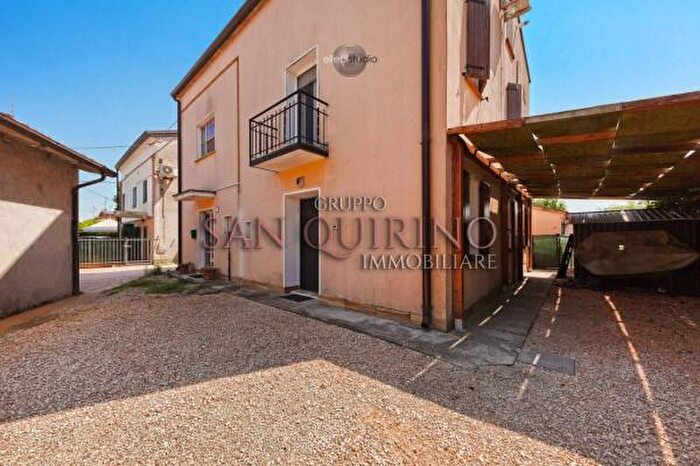 Casa trilocale in vendita in Via Romana, Medolla