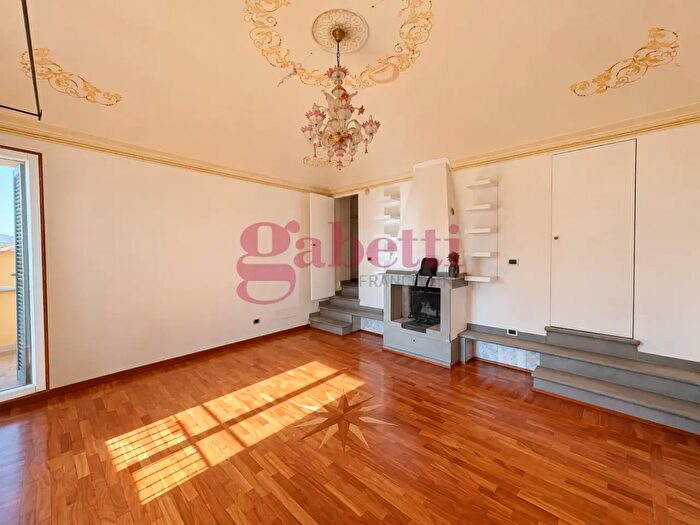 Appartamento trilocale in affitto in Via San Martino, Pisa